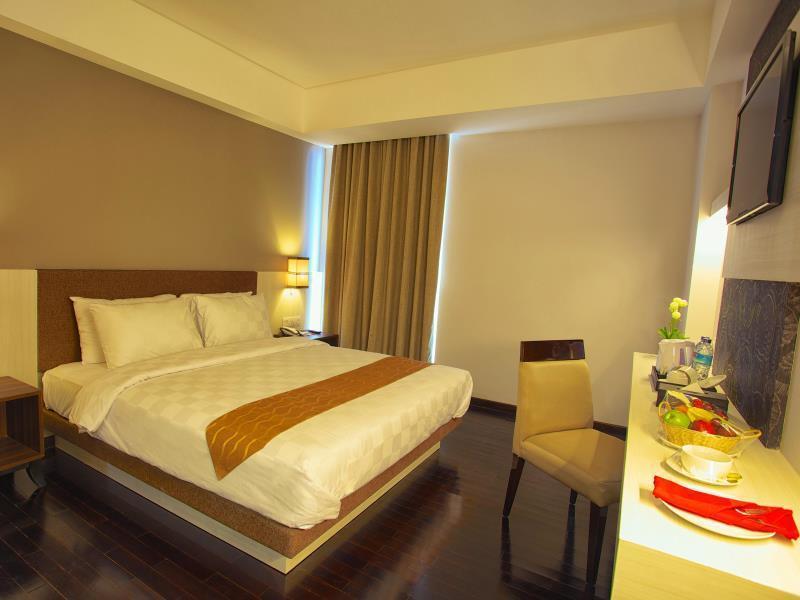 Luxury Malioboro Hotel Yogyakarta Exterior photo